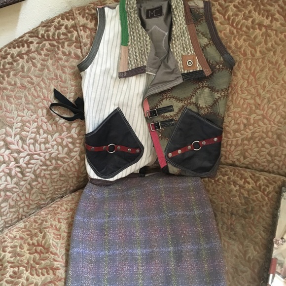 Beautiful linen, wool and leather vest and skirt . - Picture 5 of 5